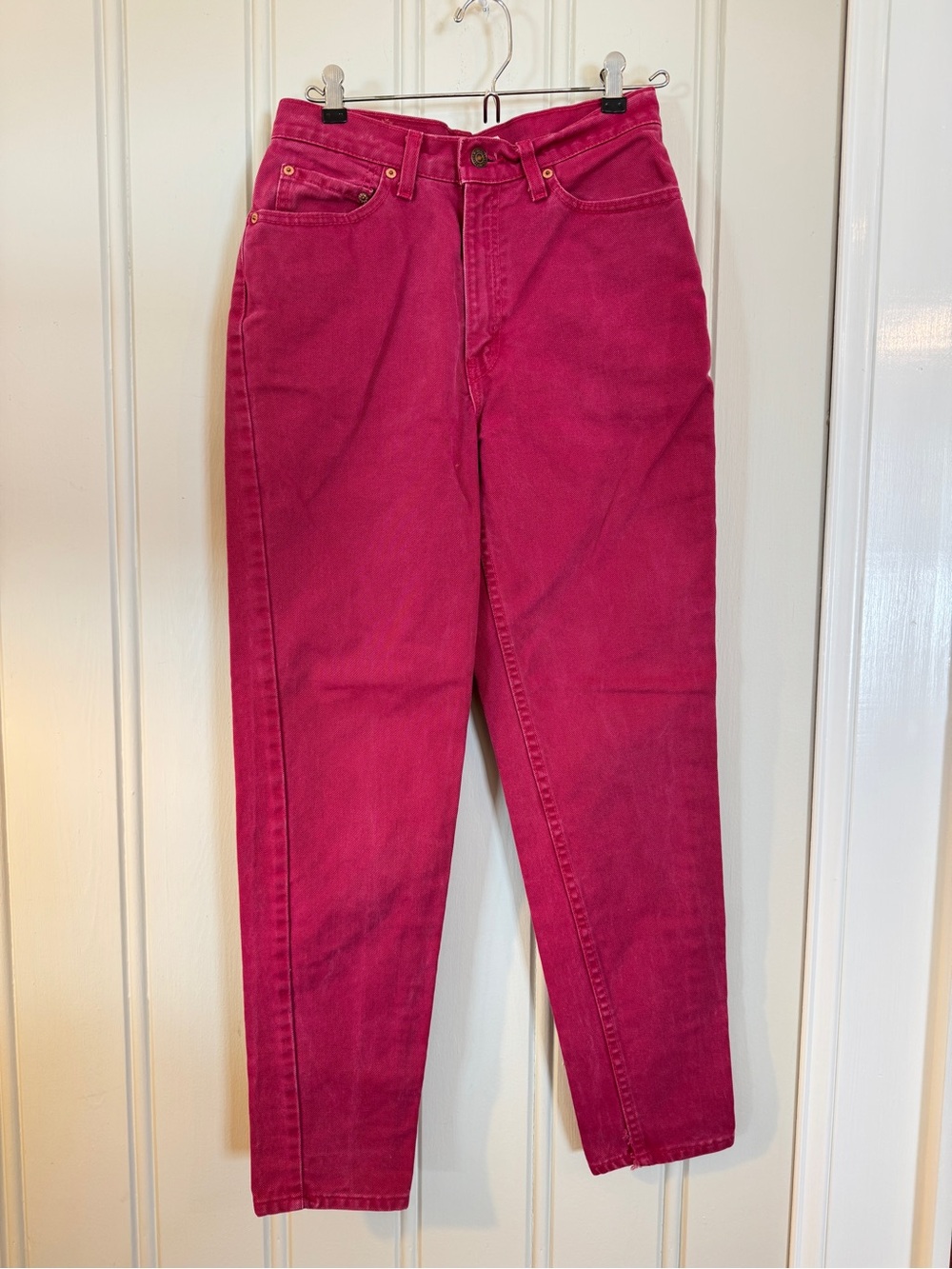 Vintage Levi’s 4107 Hot Pink High Rise Mom Jeans 28 Tapered 90s